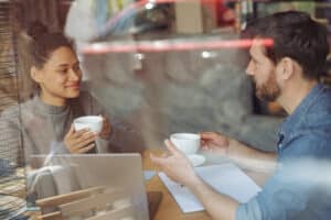 Medewerkers betrokken houden - Stel ze deze 5 vragen tijdens check-ins en eindejaarsgesprek